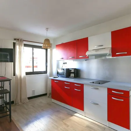 32 M Love Nest Studio With Balcony * Paris