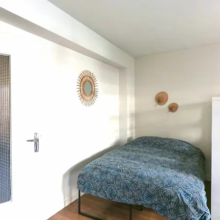 32 M Love Nest Studio With Balcony Appartement Paris