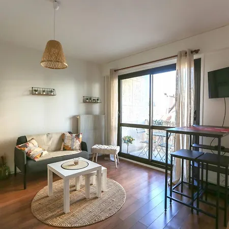 32 M Love Nest Studio With Balcony *